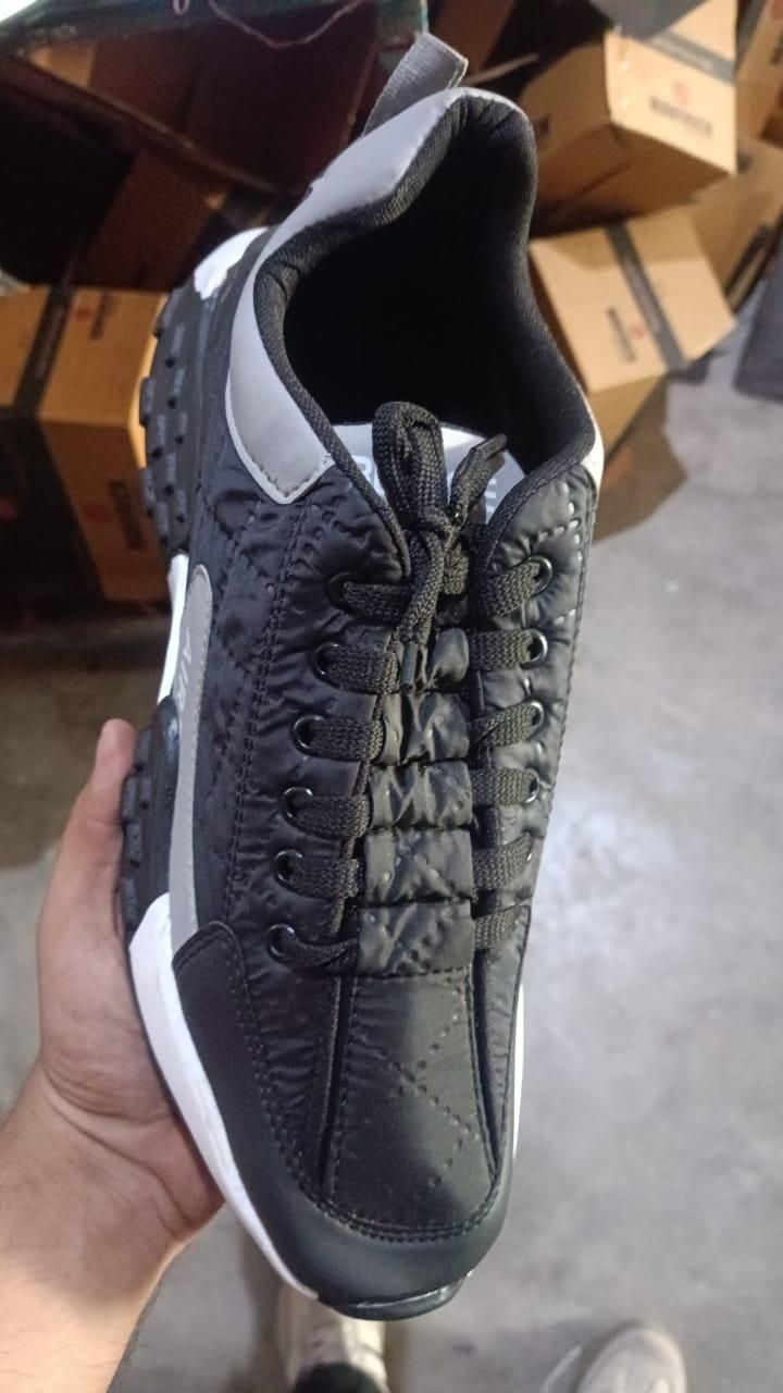 Black Charcoal Men's Mid Thick Base Sneakers