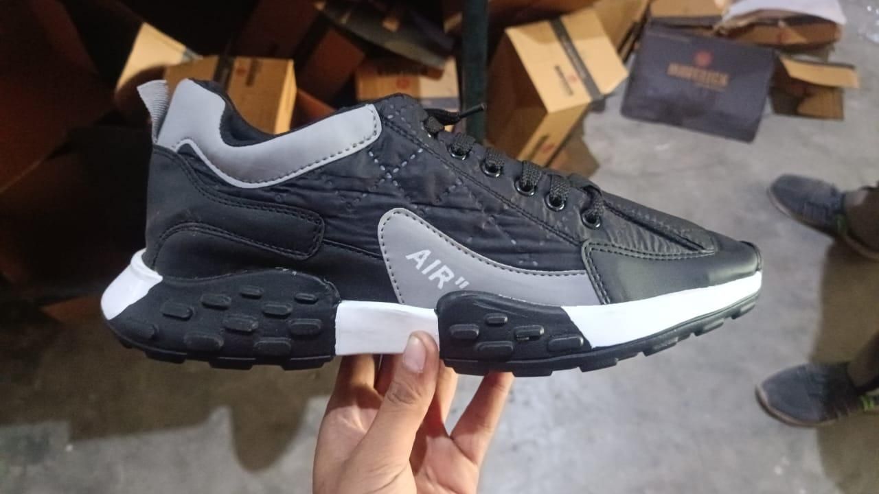 Black Charcoal Men's Mid Thick Base Sneakers